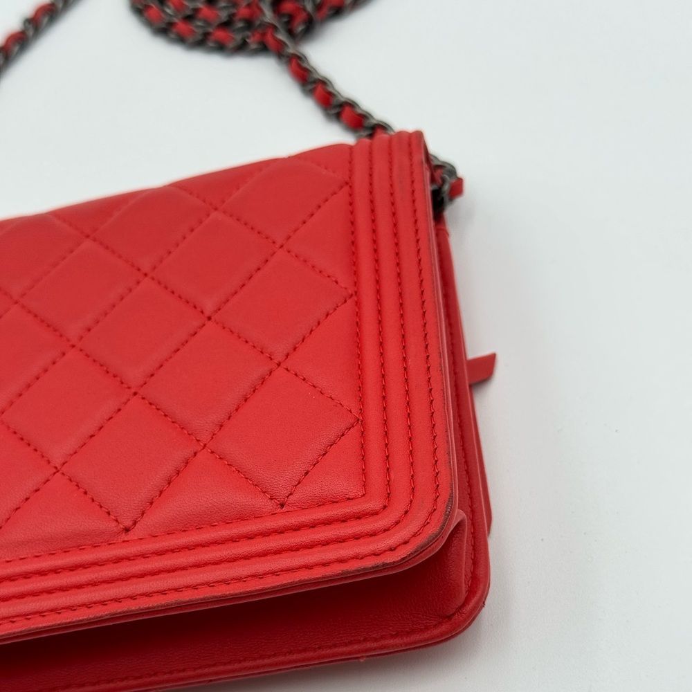 Chanel Quilted Lambskin Boy Red Wallet On Chain - Picture 9 of 17